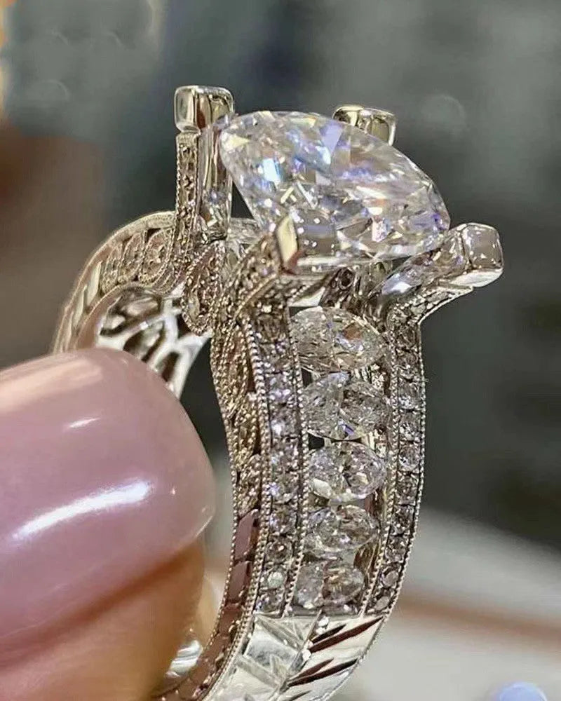 Women's geometric fashion ring with round elements in silver-colour electroplated finish