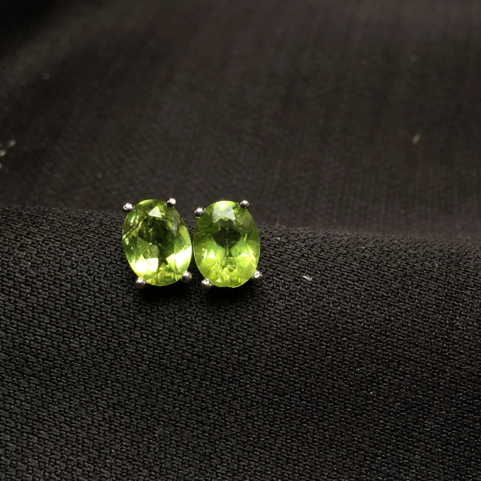 Natural grass green olivine stud earrings in S925 sterling silver with 6x8mm oval stone