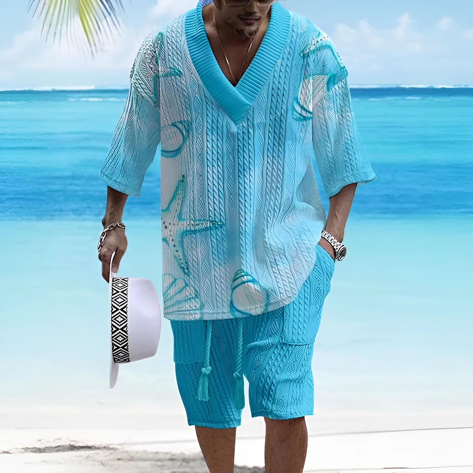 Loose casual short sleeve suit in polyester fibre with matching top and shorts