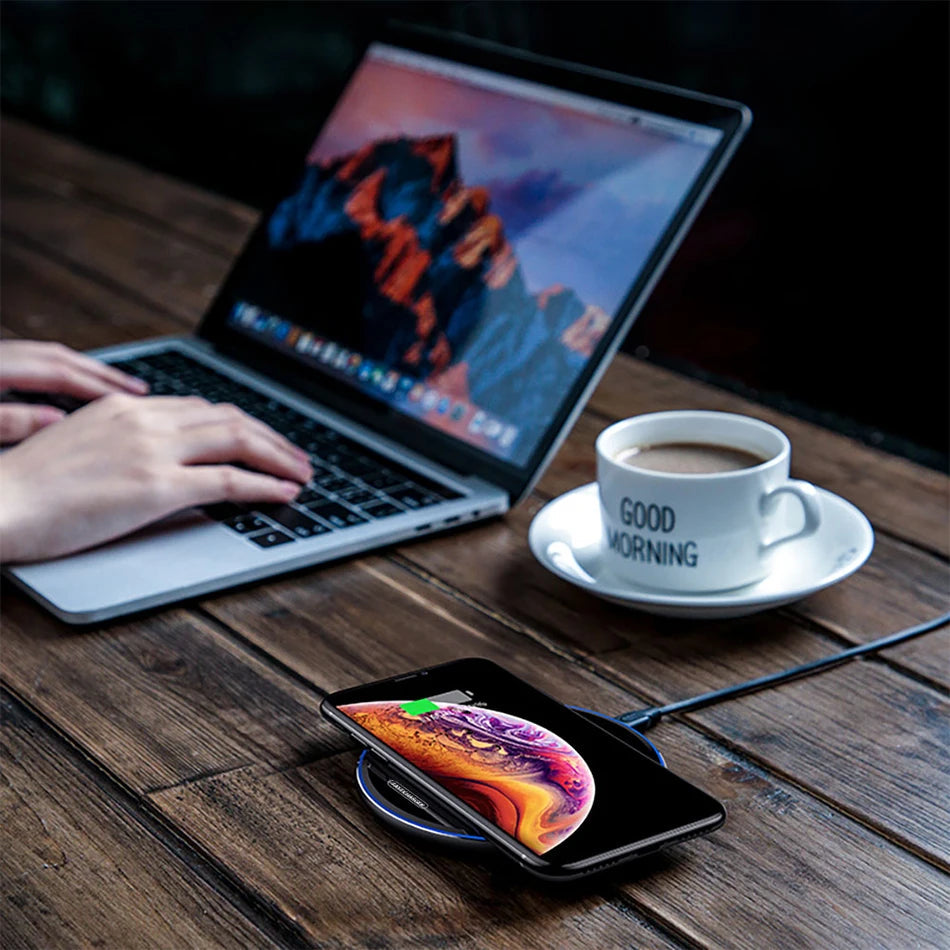 Black 98mm wireless charging pad with copper coil for 9V fast charging iPhone and Samsung