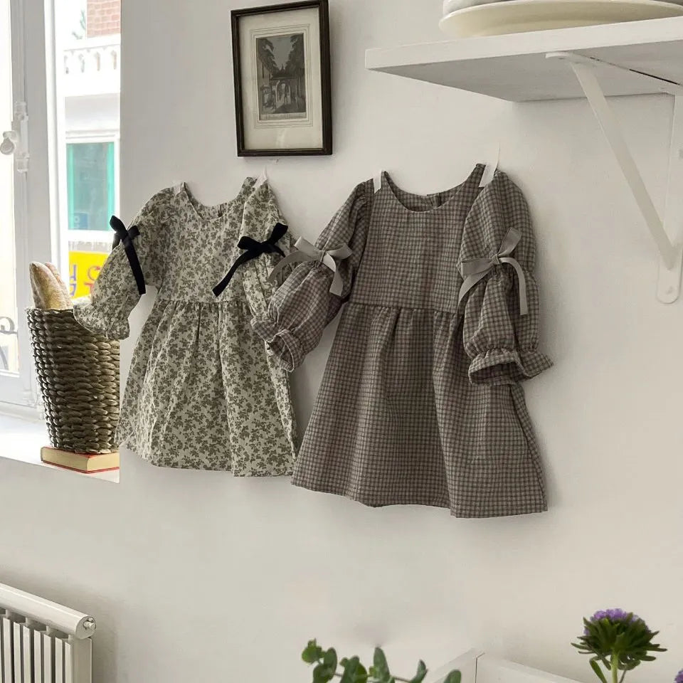 Girl's cotton plaid bow princess dress in light coffee plaid with long sleeves, suitable for heights 73-100cm