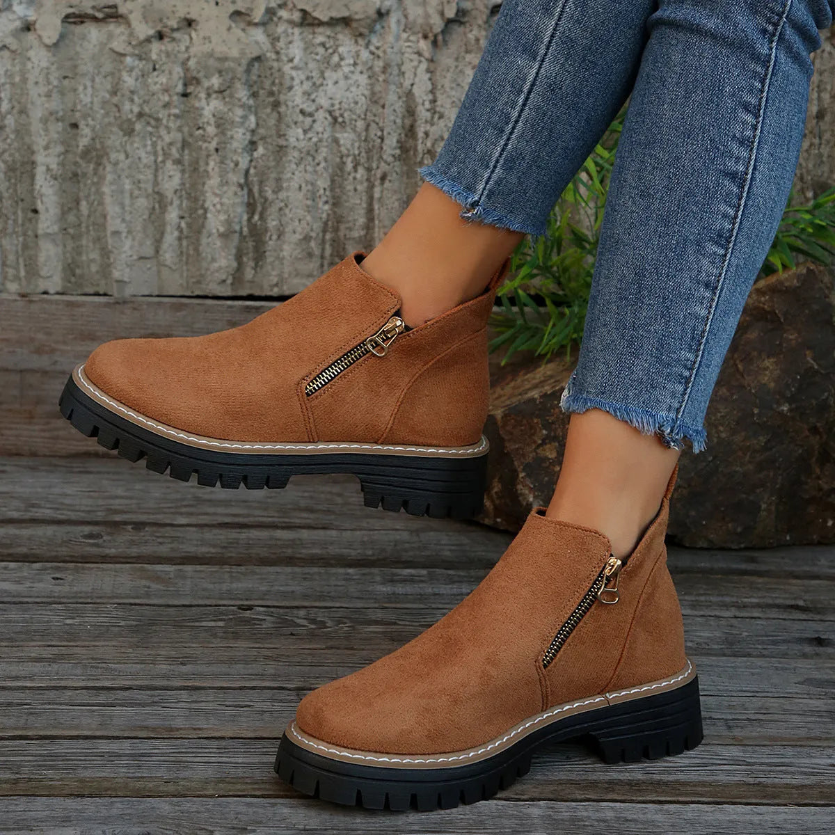 Women's side zipper chunky heel ankle boots in solid colour suede with low tube and round toe
