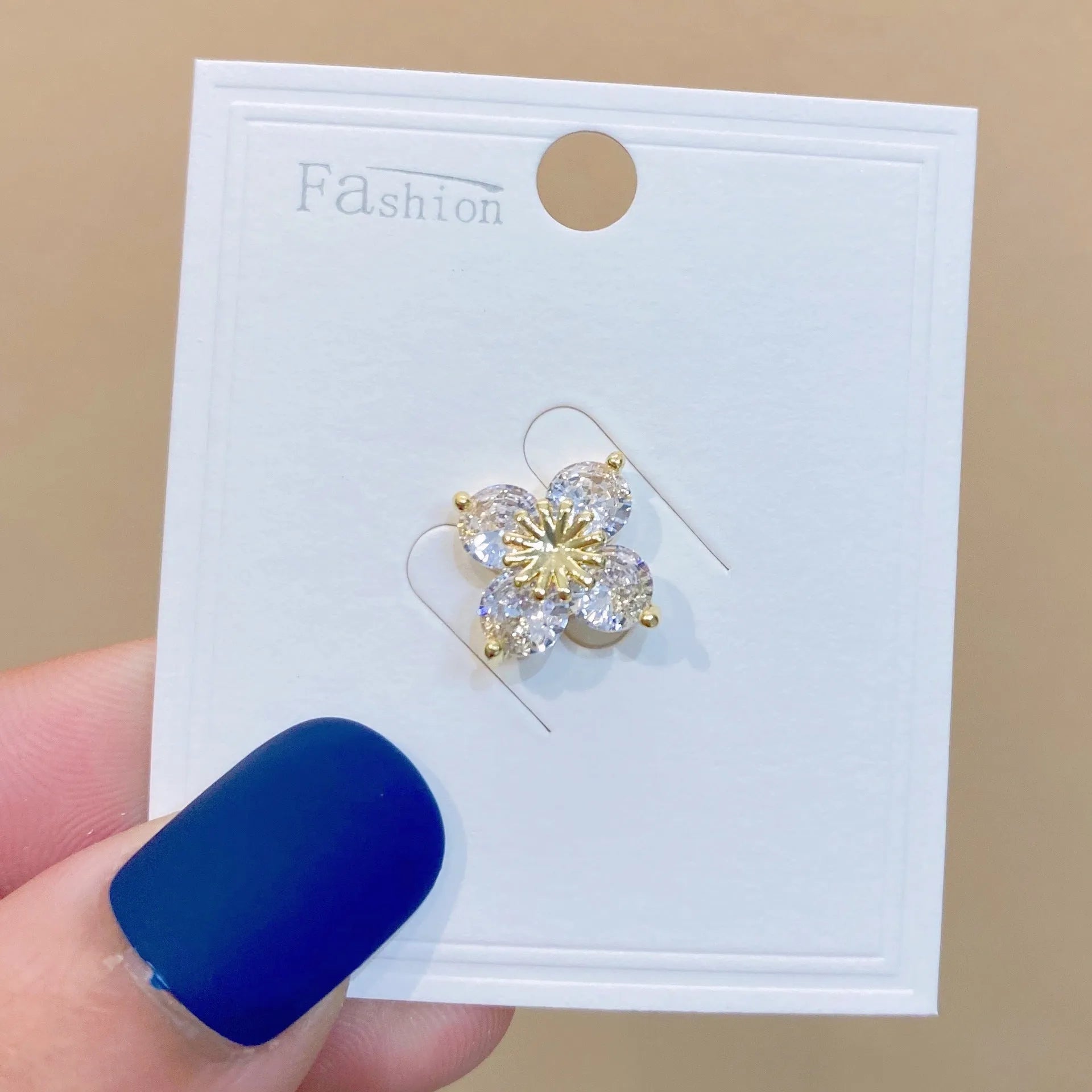 Japanese cute geometric clothes decorative brooch with electroplated copper finish