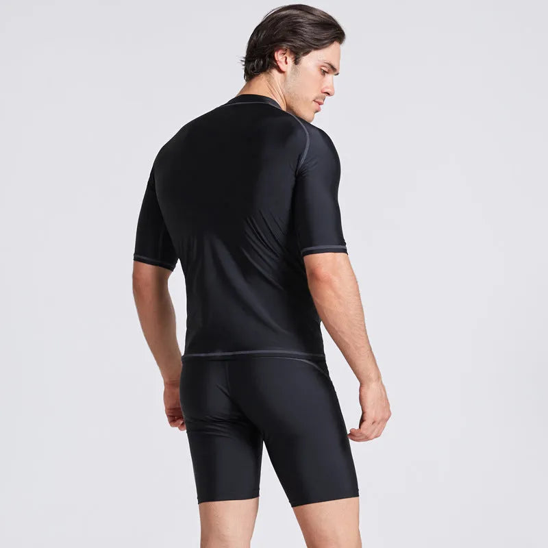 Men's half sleeve swimsuit wetsuit in nylon fabric for snorkelling and surfing activities