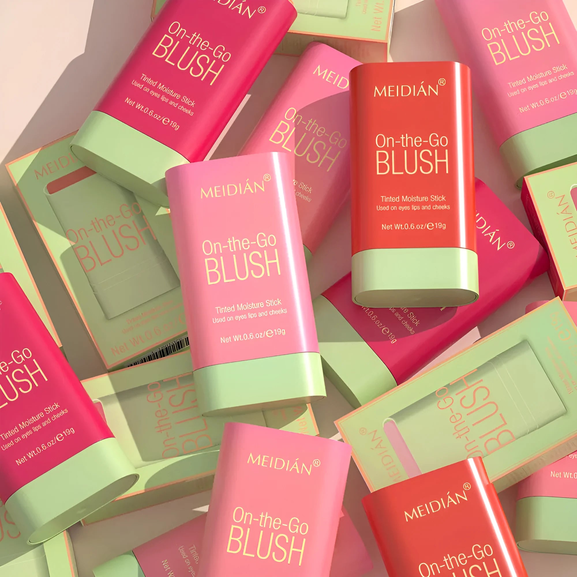High-gloss portable solid blush cream in compact, 19g, available in 3 colours