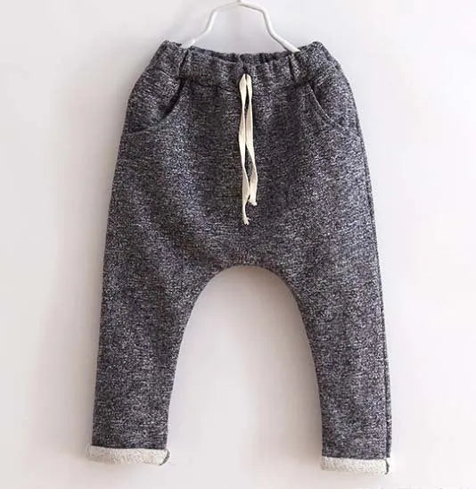 Fashion children cropped trousers for baby girls and boys, sizes 2T to 6, in blue colour.