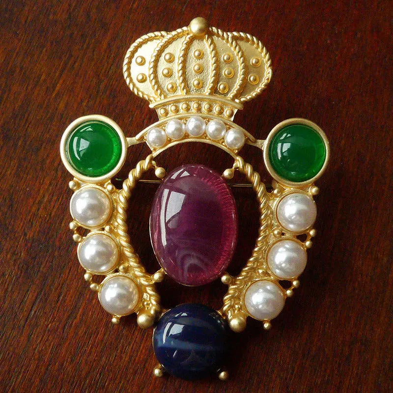 Zinc alloy baroque vintage brooch with diamond shape in retro antique style