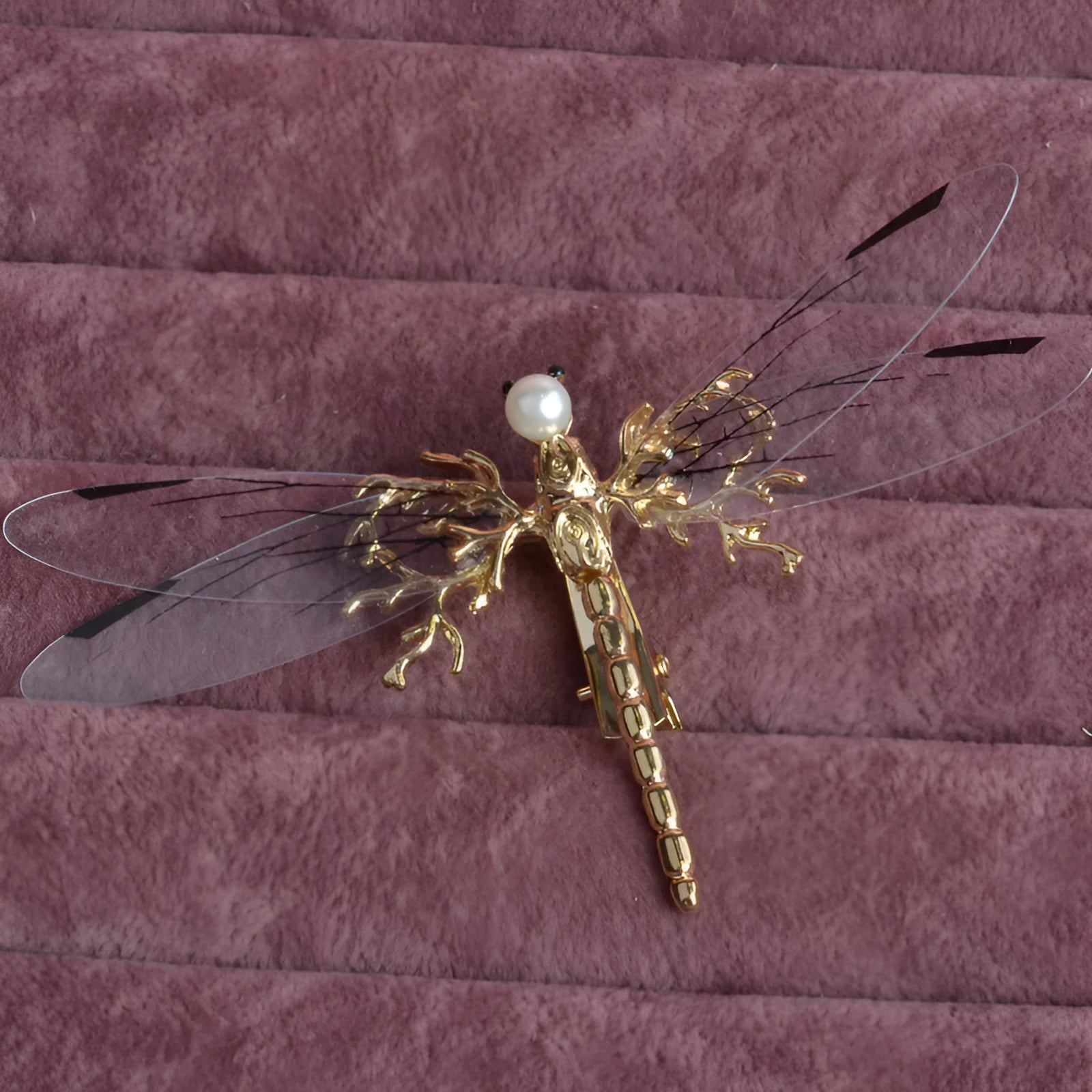 Golden dragonfly-shaped side clip headdress for women's hair, made from alloy with an electroplated finish.