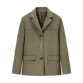 Men's casual suit coat in army green with long sleeves and front pockets, regular fit from front view