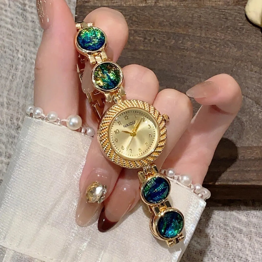 Women's quartz watch with 25mm round dial in zinc alloy case, six colour options