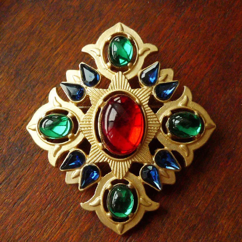 Zinc alloy baroque vintage brooch with diamond shape in retro antique style