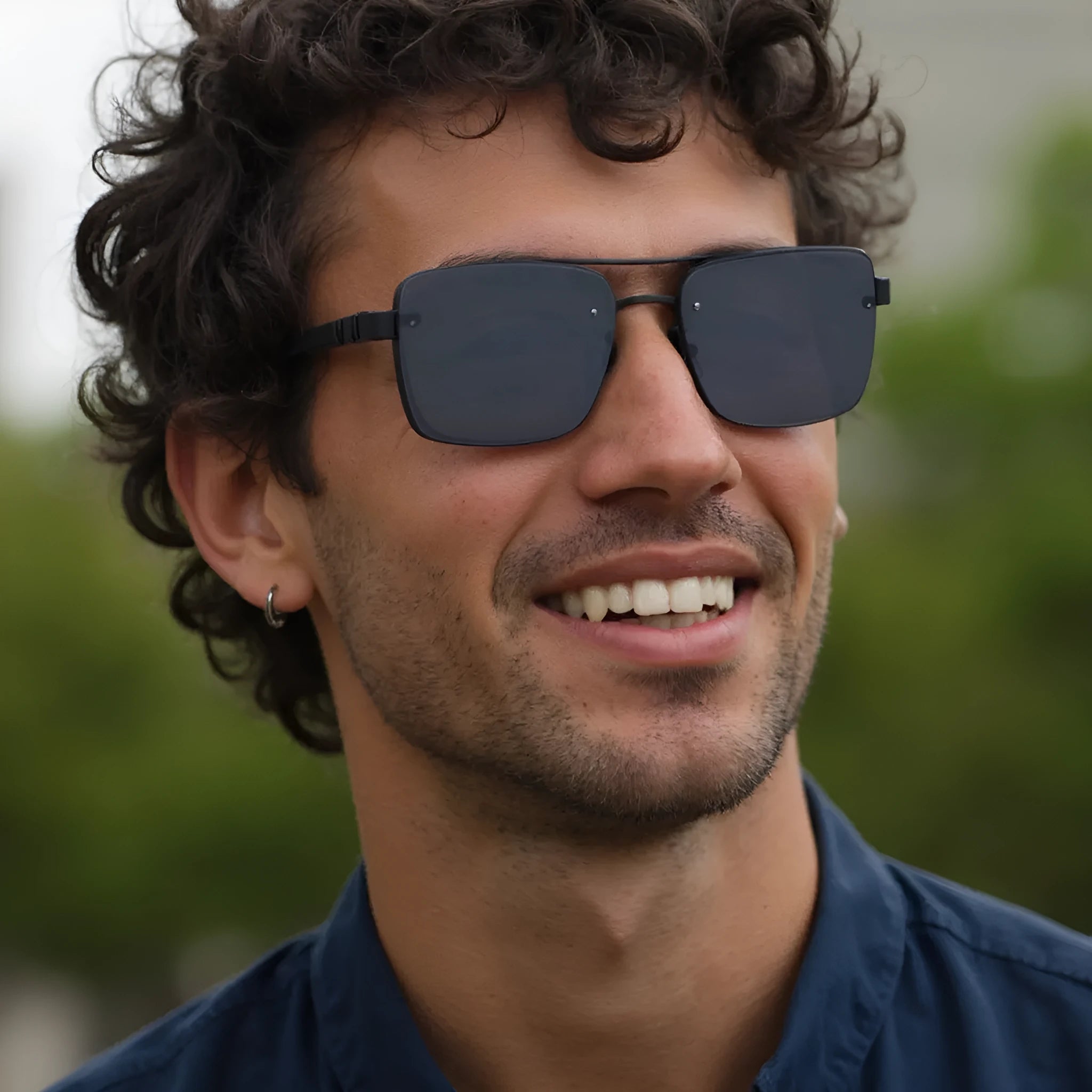 Men's vintage sunglasses with UV protection in retro colours including gradient blue and gold double grey