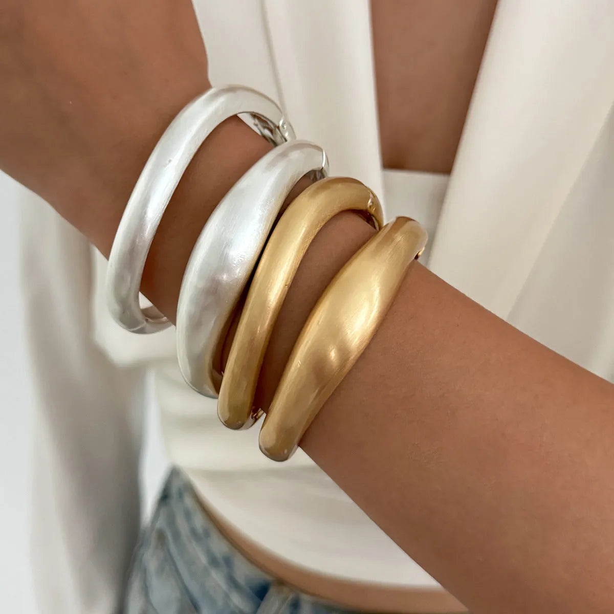 All-match matte texture spring bracelet ornament alloy electroplated ellipse design gold silver bracelet