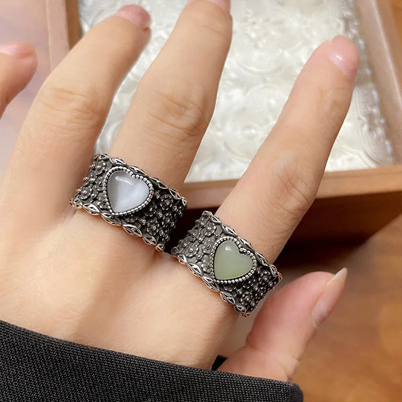 Retro adjustable heart moon ring with silver plating in green or white colours