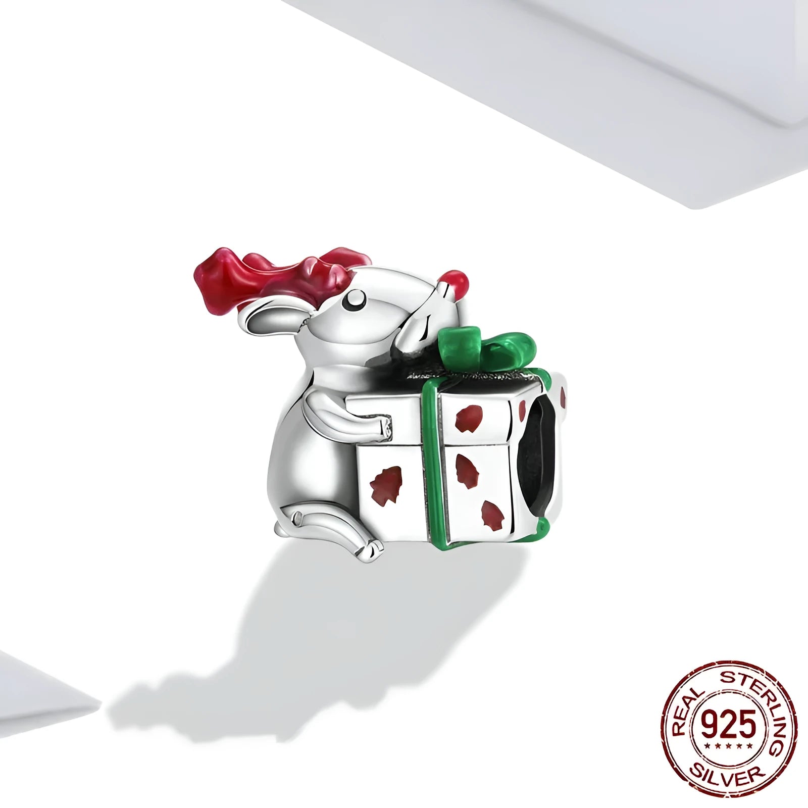 Single 925 sterling silver reindeer bead with dripping oil finish, 1.1x1.4 cm, on white background