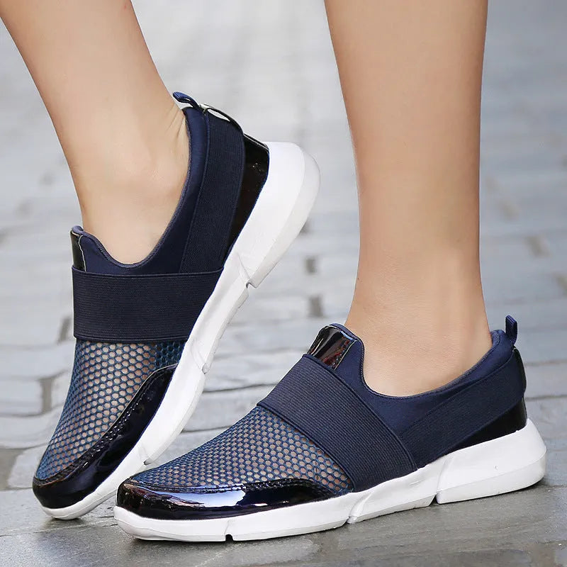 Women's low-top casual sneakers in blue with breathable mesh interior and PU midsole
