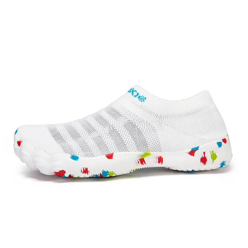 Men's camouflage flyknit water shoes with rubber sole and front lace-up closure
