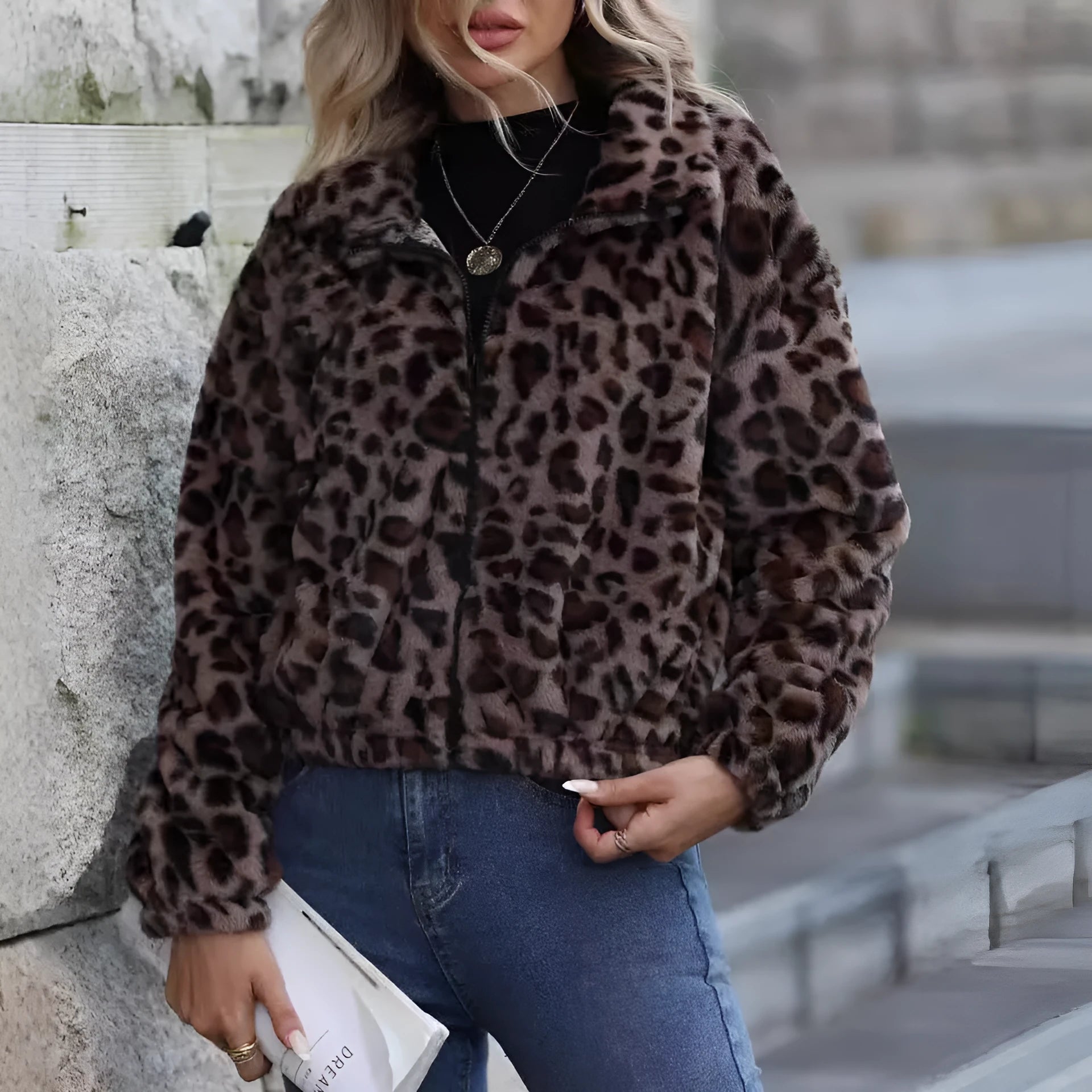Women's leopard print plush coat with zipper front and raglan sleeves in loose fit