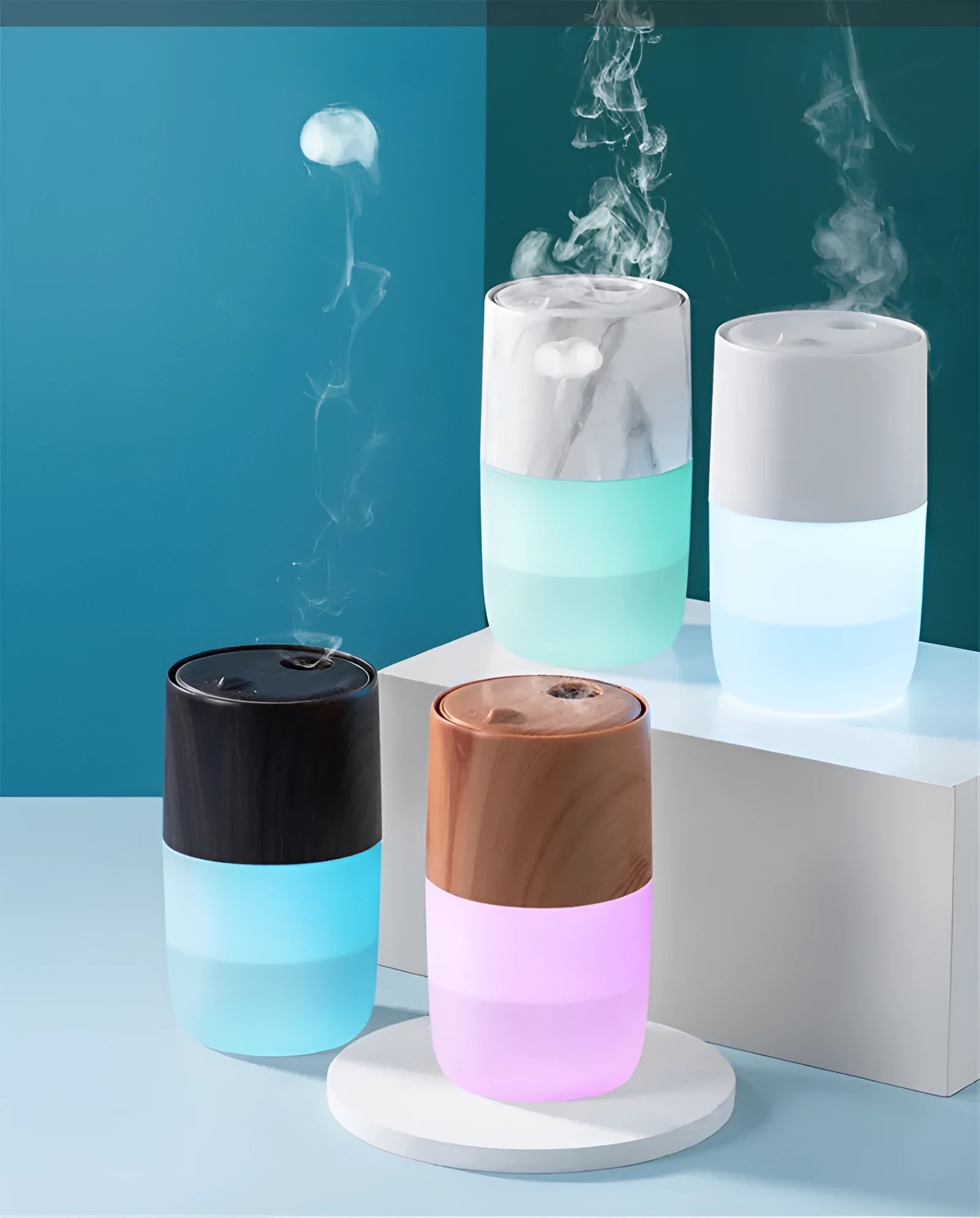 Portable ultrasonic humidifier with jellyfish lamp and essential oil in white, 81x81x145mm