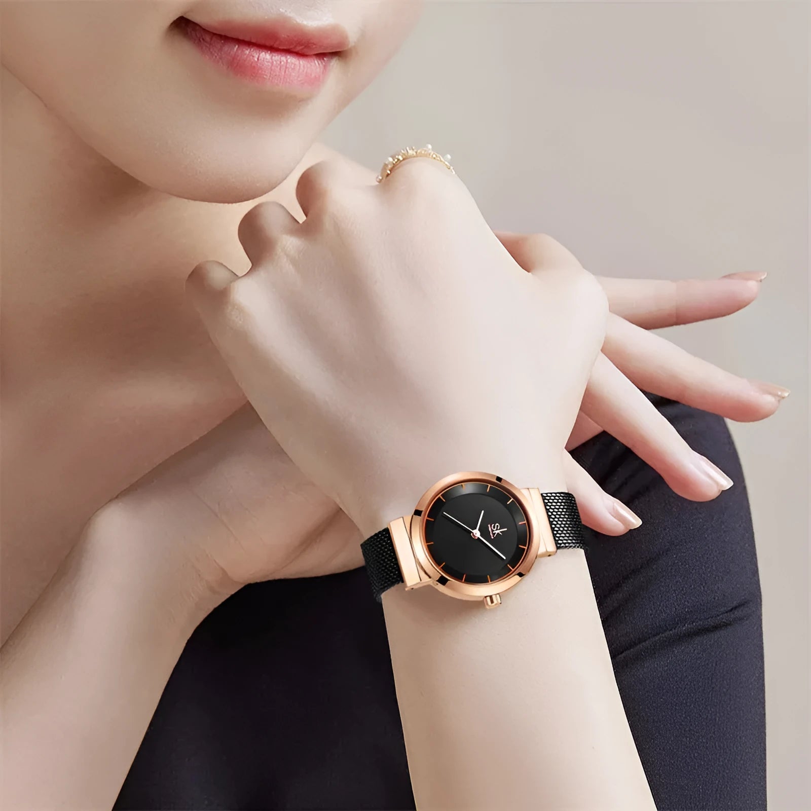 Round stainless steel watch for girls and students with mineral glass mirror and spiral crown
