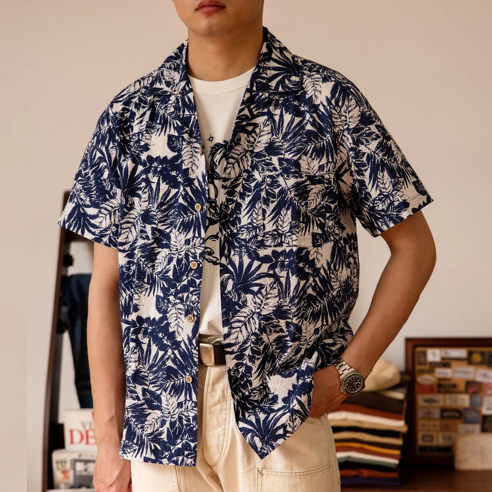 Men's vintage floral print seersucker shirt with Cuban collar in loose-fitting design