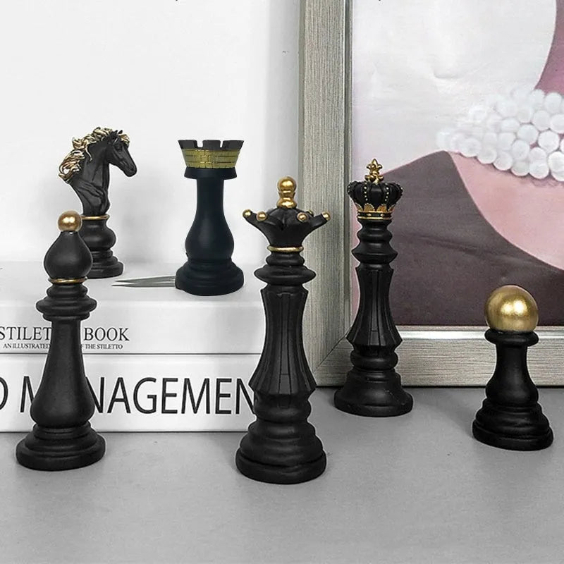 Creative chess resin ornaments synthetic resin European style medium black white warhorse king queen