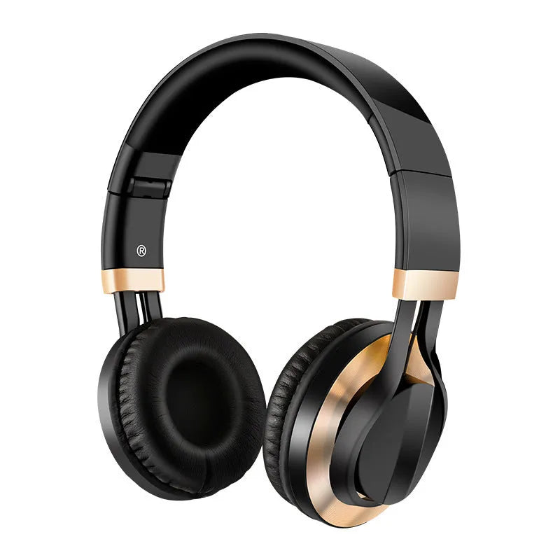 Wired headphones with microphone for mobile phones in black colour with 40mm drivers and 3.5mm plug