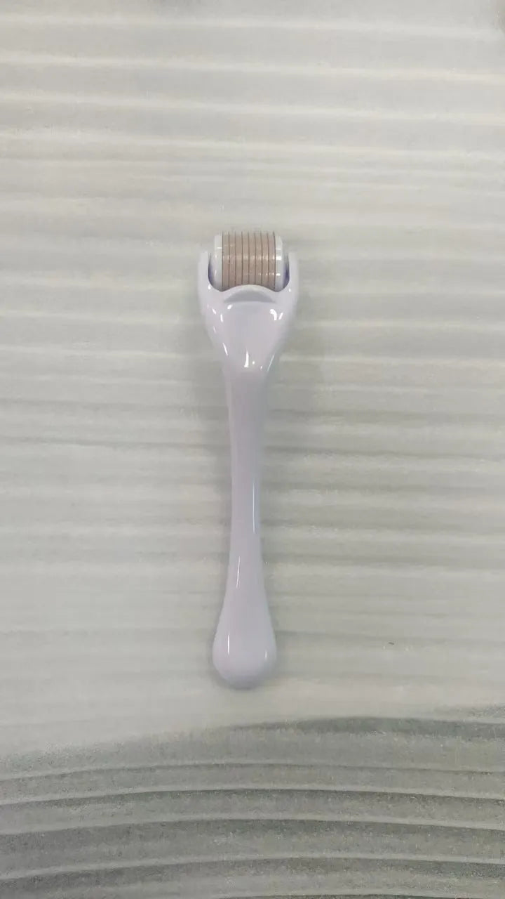 540 micro needle roller derma pen with coloured handle and wheel, shown with 0.2mm, 0.25mm, 0.3mm size options.