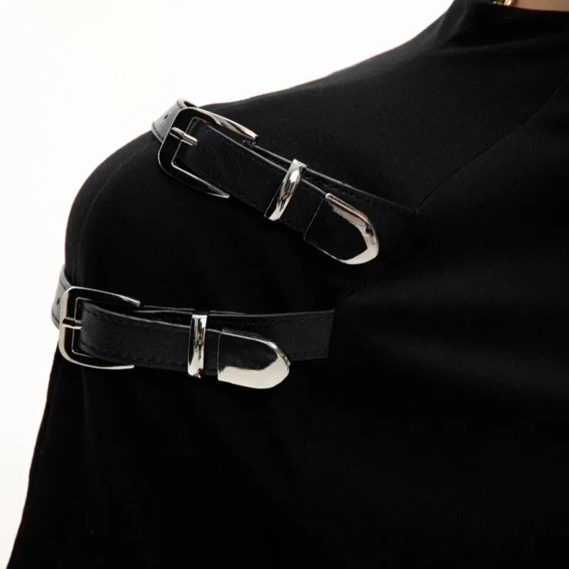 Men's slim fit T-shirt with metal belt design and stand-up collar in cotton
