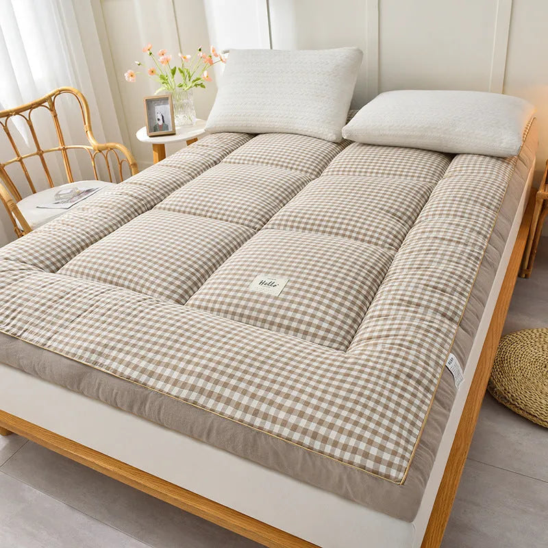 Thick feather velvet mattress topper with 10cm cushioning in pink plaid pattern, chemical fibre cover, polyester fill, for beds up to 2.0m