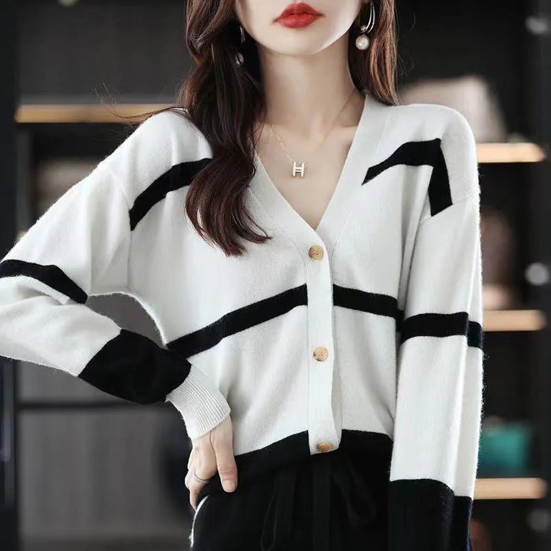 Women's striped knitted cardigan with 3D pattern, V-neck, and button front in slim fit