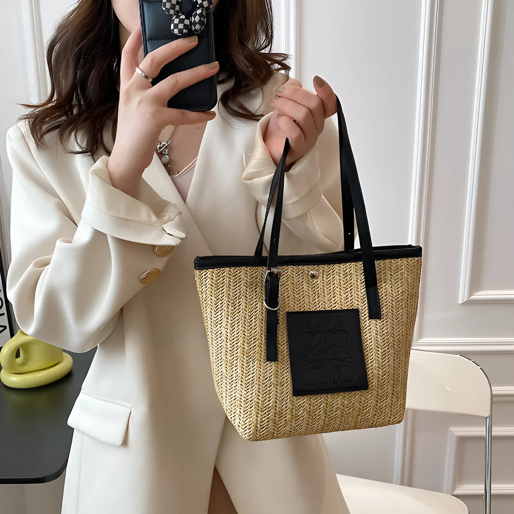 Straw woven women's shoulder bag with three-dimensional pockets and European retro styling