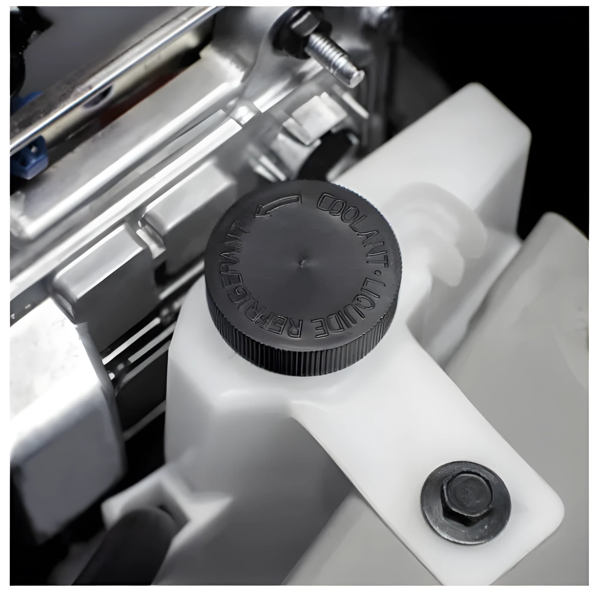 Black vice kettle cover coolant cover for Nissan Mazda Infiniti Qi Chen engine bay