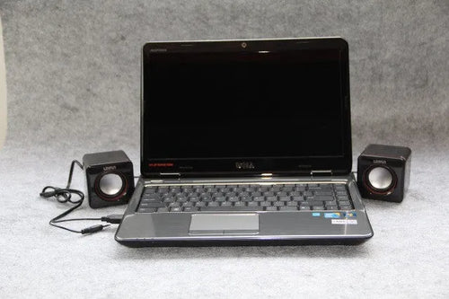 Black square USB-powered 2.0 desktop computer speaker measuring 7cm