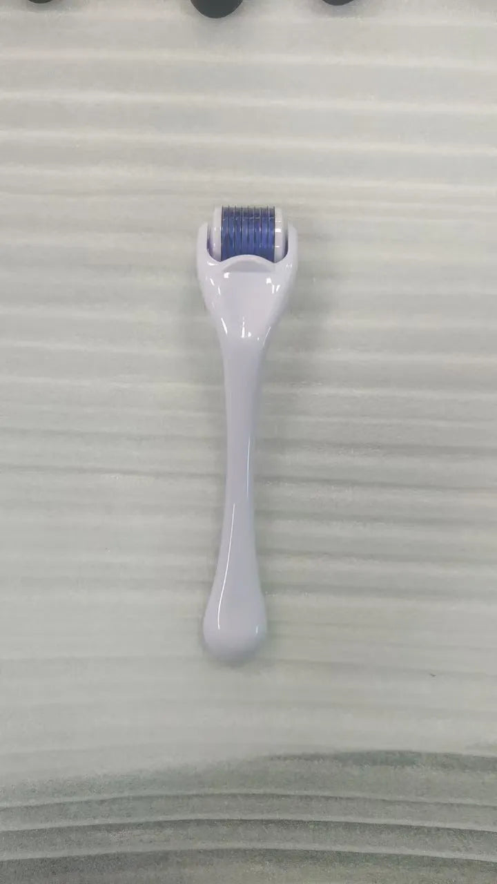 540 micro needle roller derma pen with coloured handle and wheel, shown with 0.2mm, 0.25mm, 0.3mm size options.