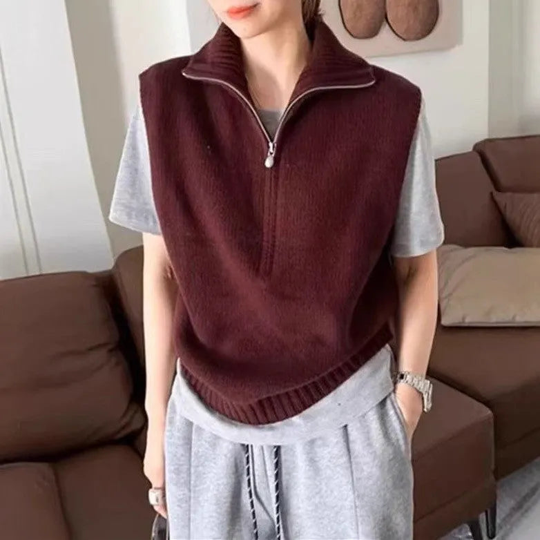 Women's half-zip sleeveless knit vest with 3D pattern in mesh polyester fabric