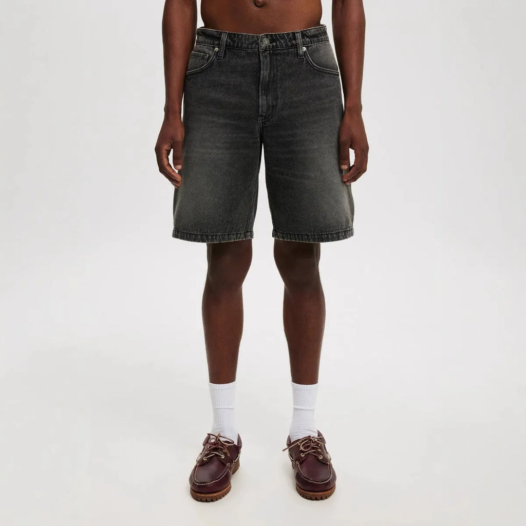 Men's loose fit straight cut jeans in light blue cotton denim street style trousers