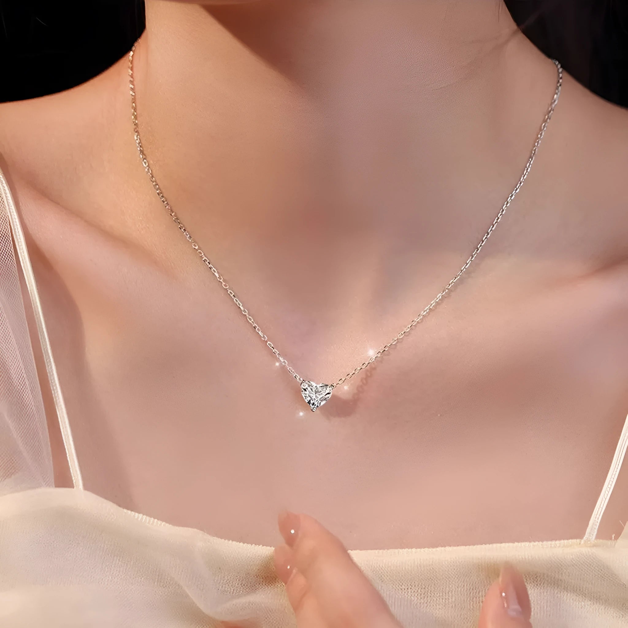 Silver-colour copper heart pendant necklace on a 45 cm chain