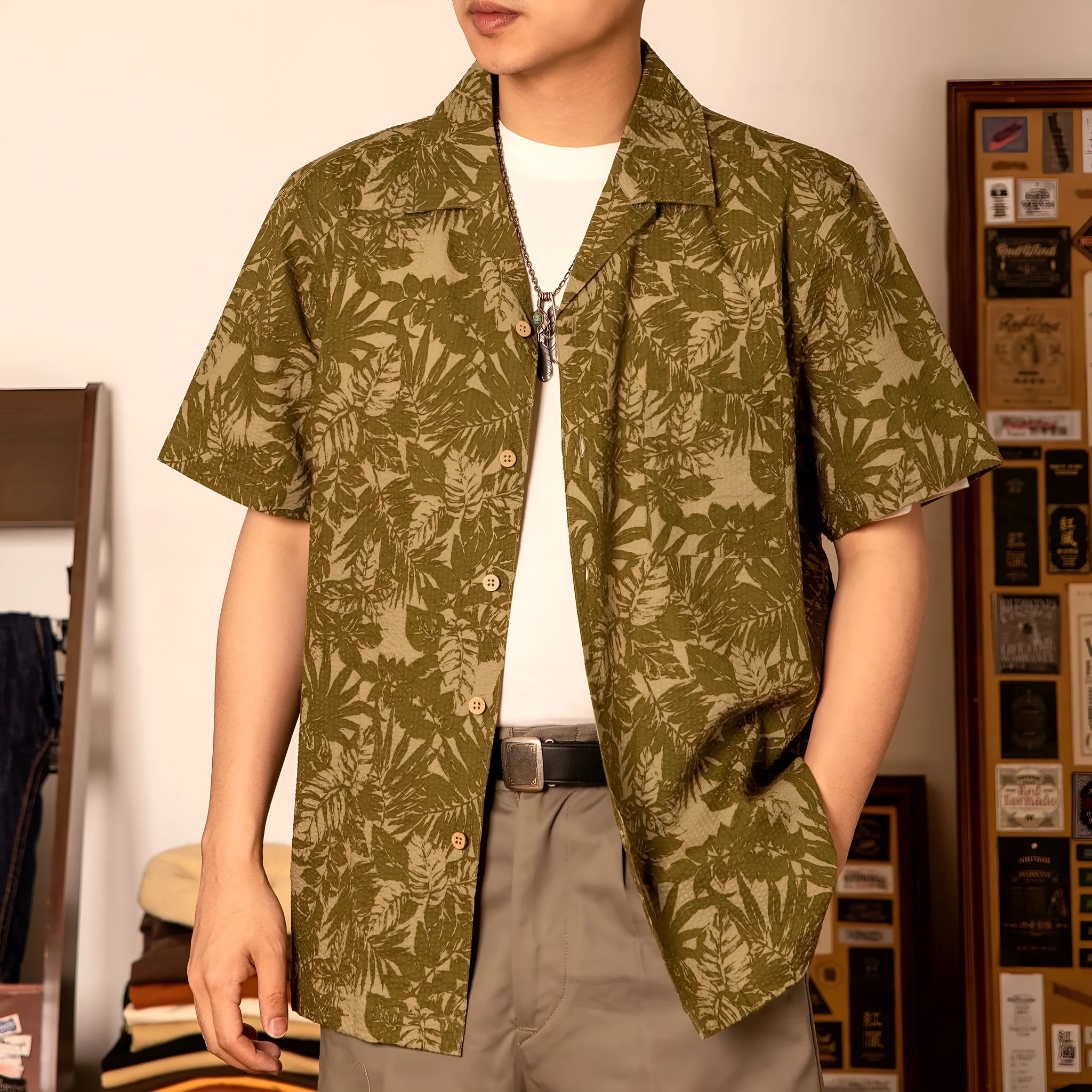 Men's vintage floral print seersucker shirt with Cuban collar in loose-fitting design