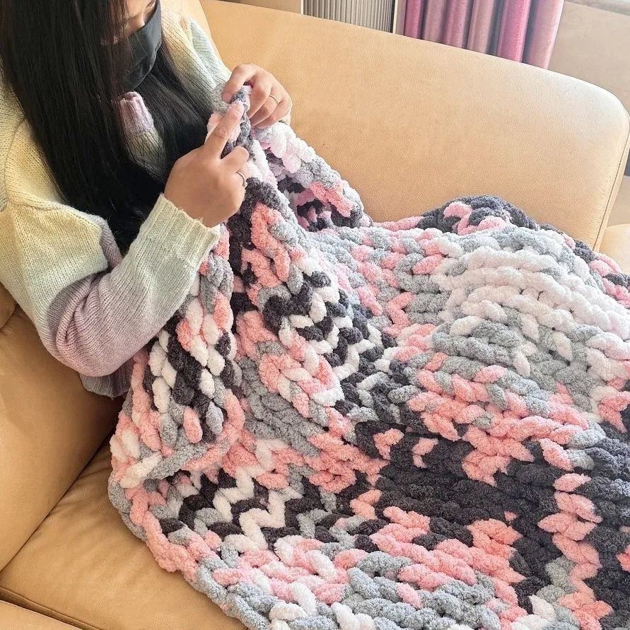 Chenille braided gravity blanket in colourful design with coarse yarn knitted texture