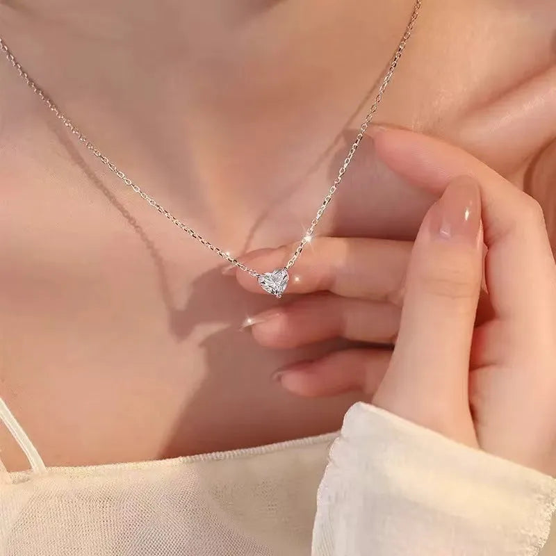 Silver-colour copper heart pendant necklace on a 45 cm chain