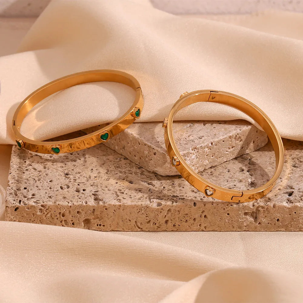 Stainless steel micro-inlaid peach heart bracelet with electroplated golden finish for women