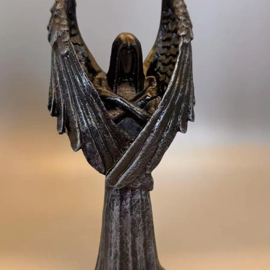 Dark Angel resin statue ornament with gothic theme, dimensions 6.5 by 5 by 17 cm.