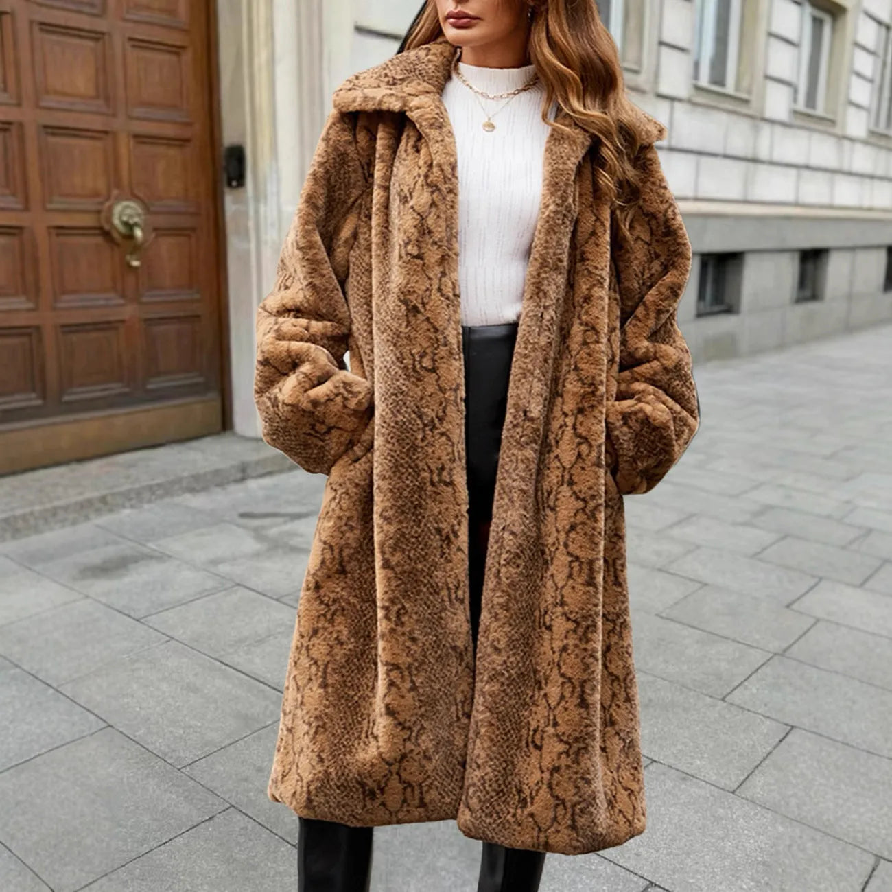 Women's over-the-knee faux fur coat in leopard print patterns with 80cm length and regular sleeves