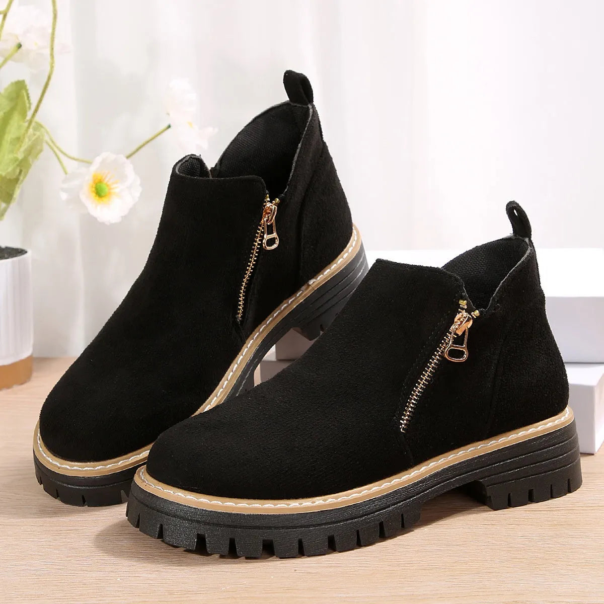 Women's side zipper chunky heel ankle boots in solid colour suede with low tube and round toe