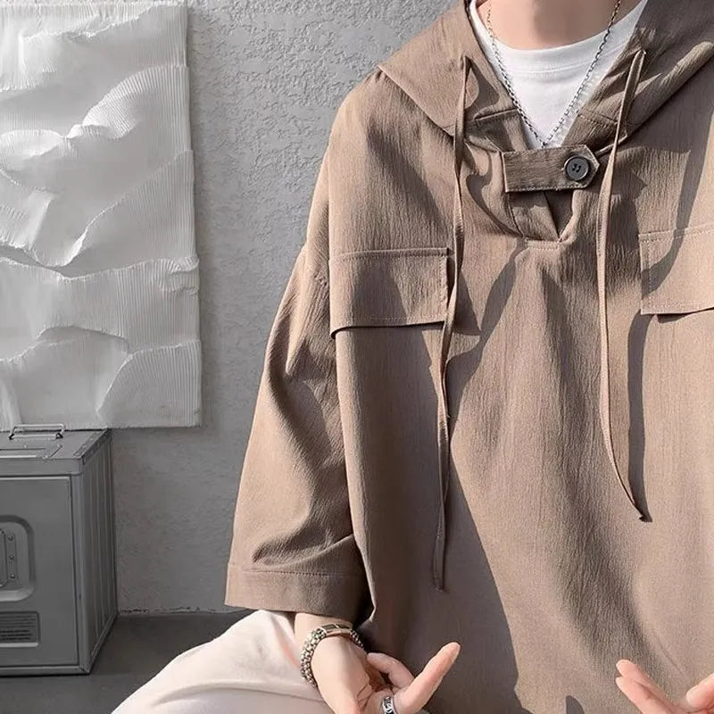 Men's hooded short sleeve T-shirt in polyester fabric with loose fit design