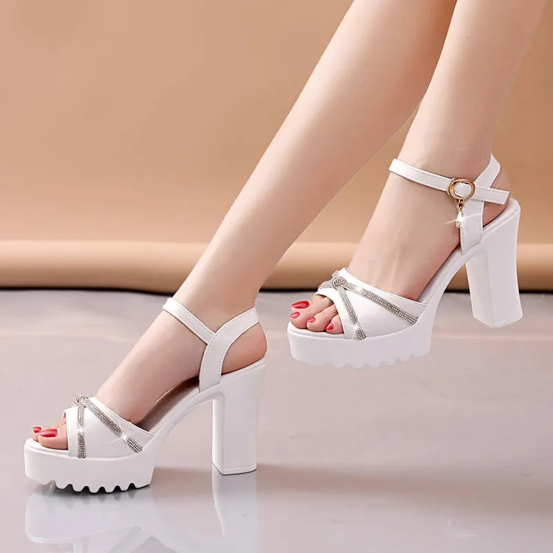 Women's high heel sandals with T6 strap in black PU, side view, size 38