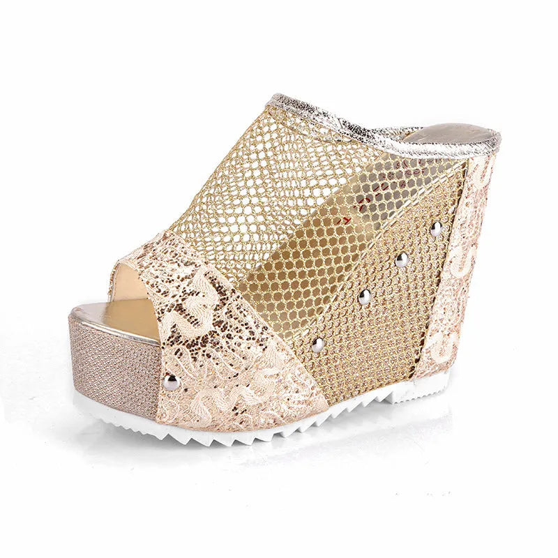 Korean chunky heel flip-flops with hollowed-out detail and mesh upper in gold.