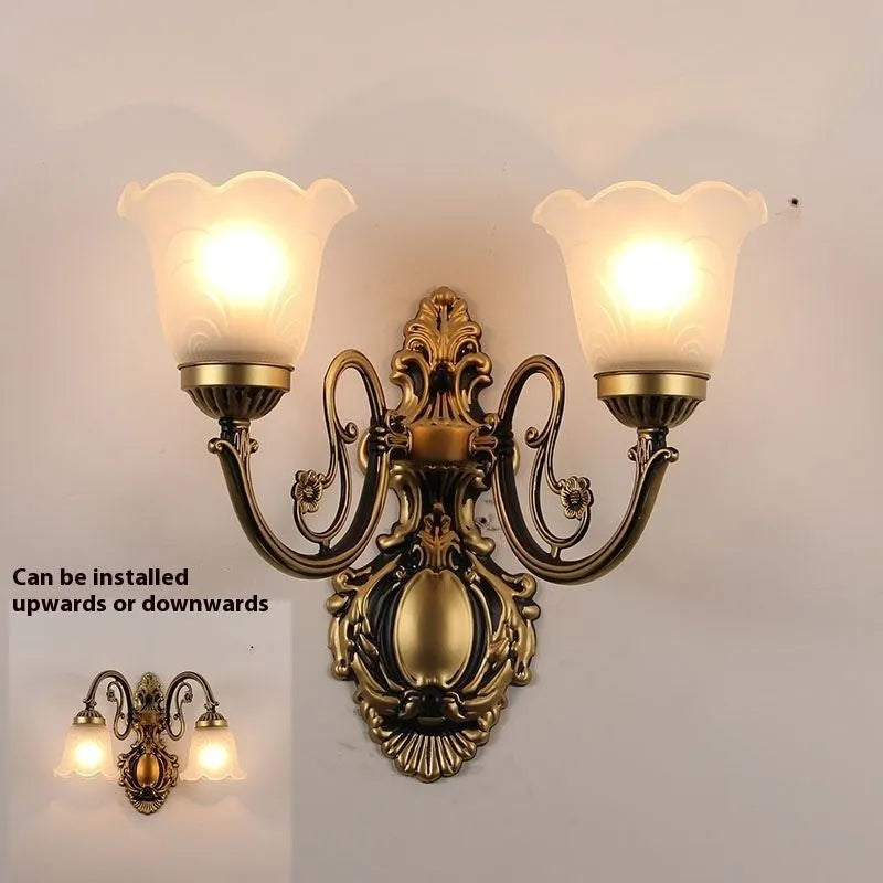 European-style American wall lamp with zinc alloy body and glass lampshade, black double head, mounted on wall in corridor