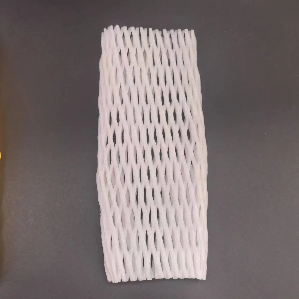 White foam mesh net protective cover for fruit, shown with size options from 6x5cm to 18x7cm.